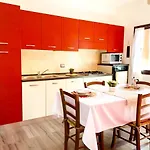 Domu Irene - Apartman Triei